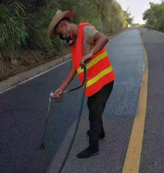 武汉路面喷涂翻新彩色步道施工方案