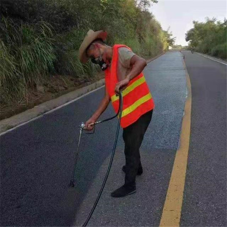 武汉 彩色防滑路面的底涂是保障路面附着力