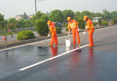 武汉 彩色路面喷漆维修改色的使用寿命有多长？