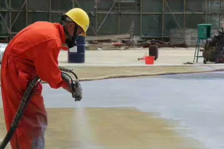 武汉彩色路面喷涂是一种为路面